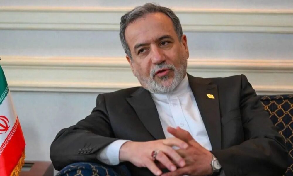 تأکید ایران بر دیپلماسی در بحران هرمز؛ رد راه‌حل نظامی از سوی تهران