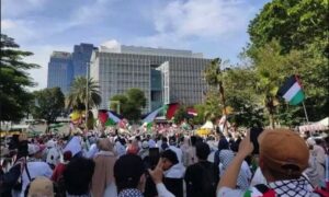 اعتراض در جاکارتا مقابل سفارت آمریکا در پی کشته شدن صلح‌بانان اندونزی