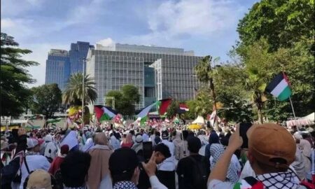 اعتراض در جاکارتا مقابل سفارت آمریکا در پی کشته شدن صلح‌بانان اندونزی
