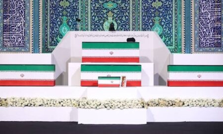 ادای احترام به رهبر شهید انقلاب