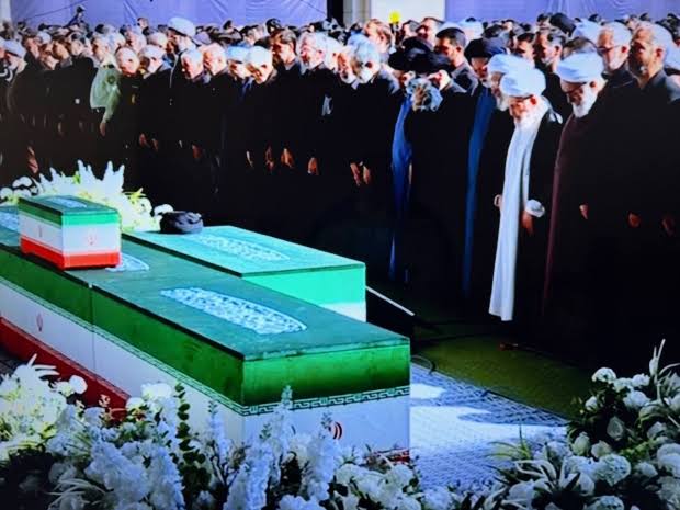 نماز بر پیکر شهید امام خامنه ای