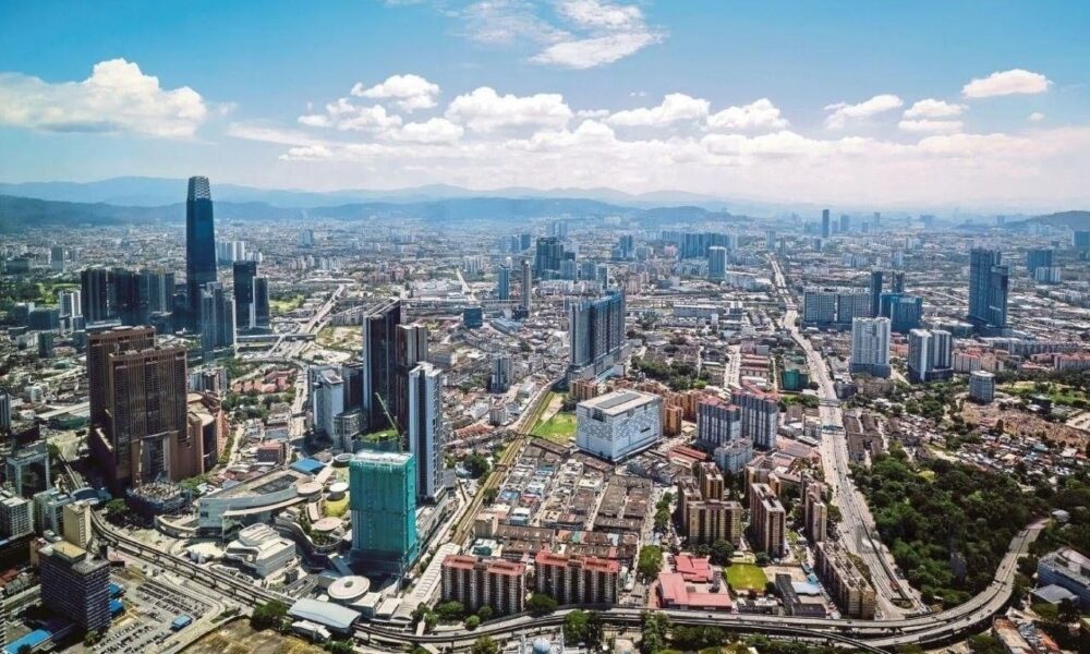 تعداد شرکت‌های مالزیایی حاضر در فهرست «برترین شرکت‌های زیر یک میلیارد دلار آسیا» فوربس آسیا در سال ۲۰۲۶ بیش از دو برابر شد و ۱۹ شرکت از این کشور در میان ۲۰۰ شرکت برتر منطقه قرار گرفتند.