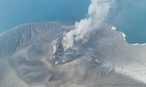 اختلال گسترده در پروازهای اندونزی در پی فوران آتشفشان